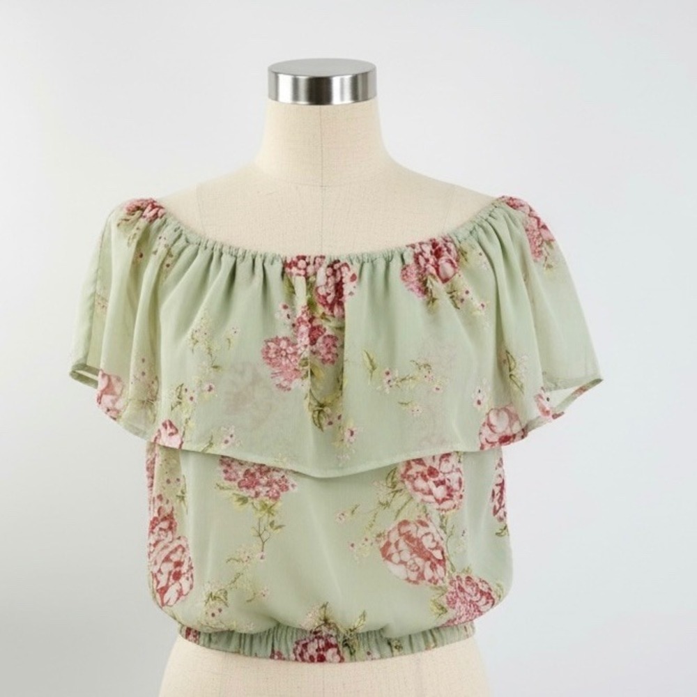 Soho Street Women's Size Medium Off Shoulder Floral Ruffle Layered Blouse Top